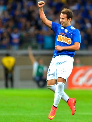 Dunga deixa no ar possibilidade de convocar jogadores do Cruzeiro