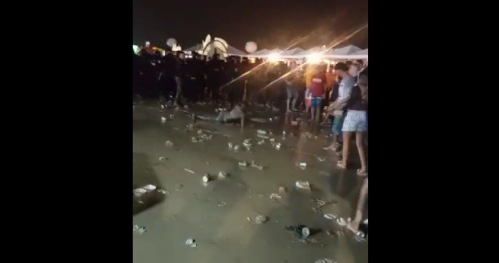 Tiros são disparados em festa junina no Benedito Bentes, em Maceió, e seis pessoas ficam feridas — Foto: Reprodução/Vídeo