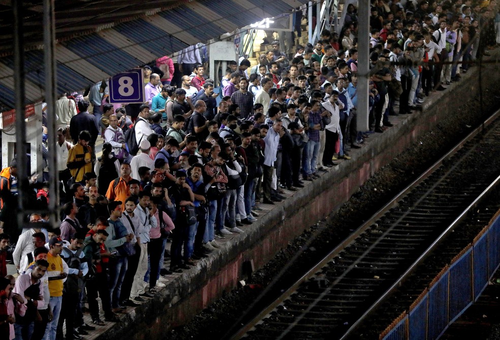 Estação de trem em Mumbai, em janeiro de 2023 — Foto: Niharika Kulkarni/Reuters