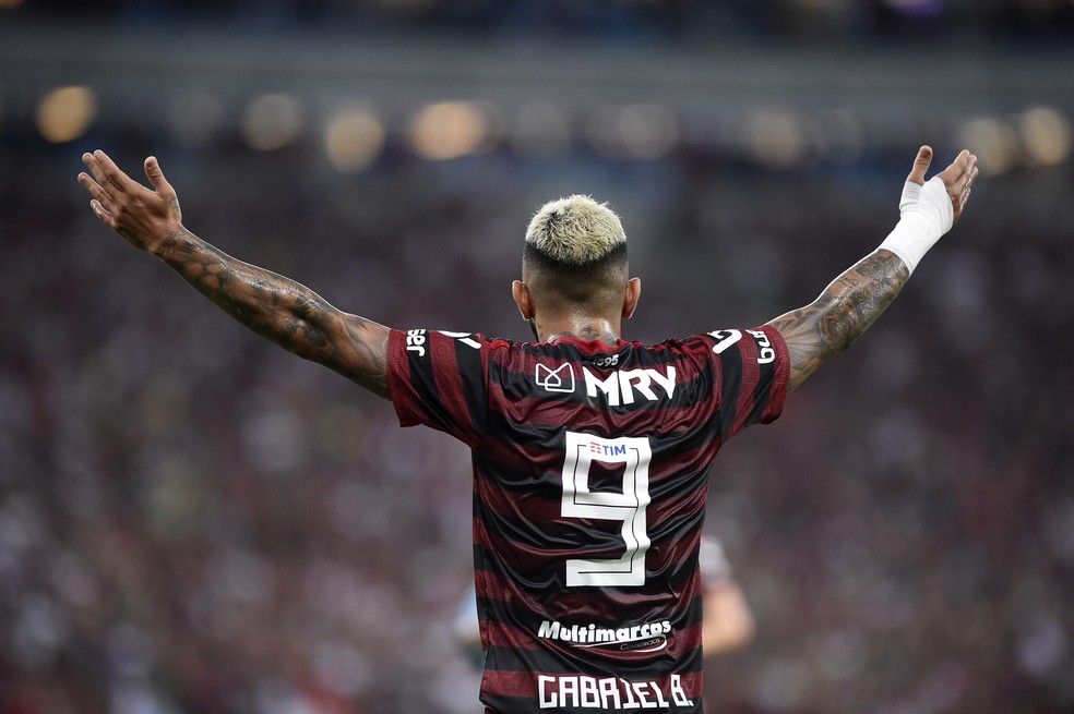 Gabigol faz hist&oacute;ria com a camisa do Flamengo &mdash; Foto: Andr&eacute; Dur&atilde;o/GloboEsporte.com