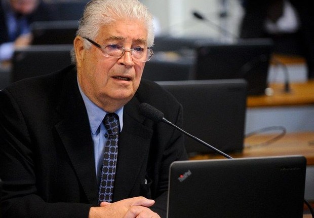 O senador Roberto Requião (PMDB-PR) na CCJ que discute projeto de abuso de autoridade (Foto: Marcos Oliveira/Agência Senado)