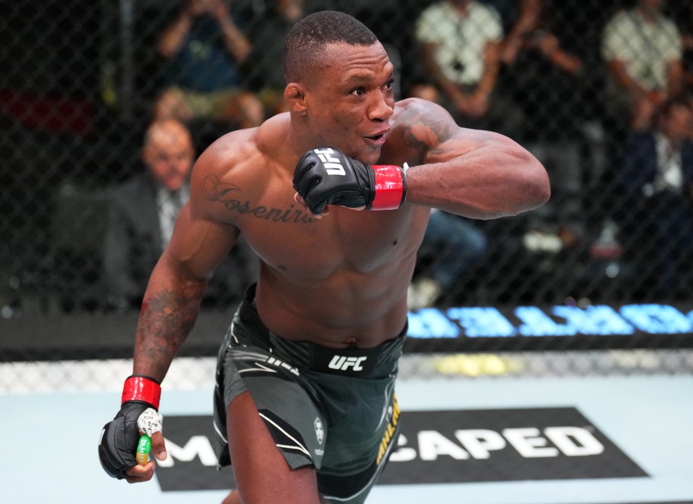 Jailton Malhadinho dança após vencer Parker Porter no UFC — Foto: Chris Unger/Zuffa LLC