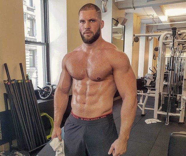 Florian Munteanu Conheca O Lutador Da Vida Real Que Bate E Apanha Muito Em Creed Ii Quem Series E Filmes