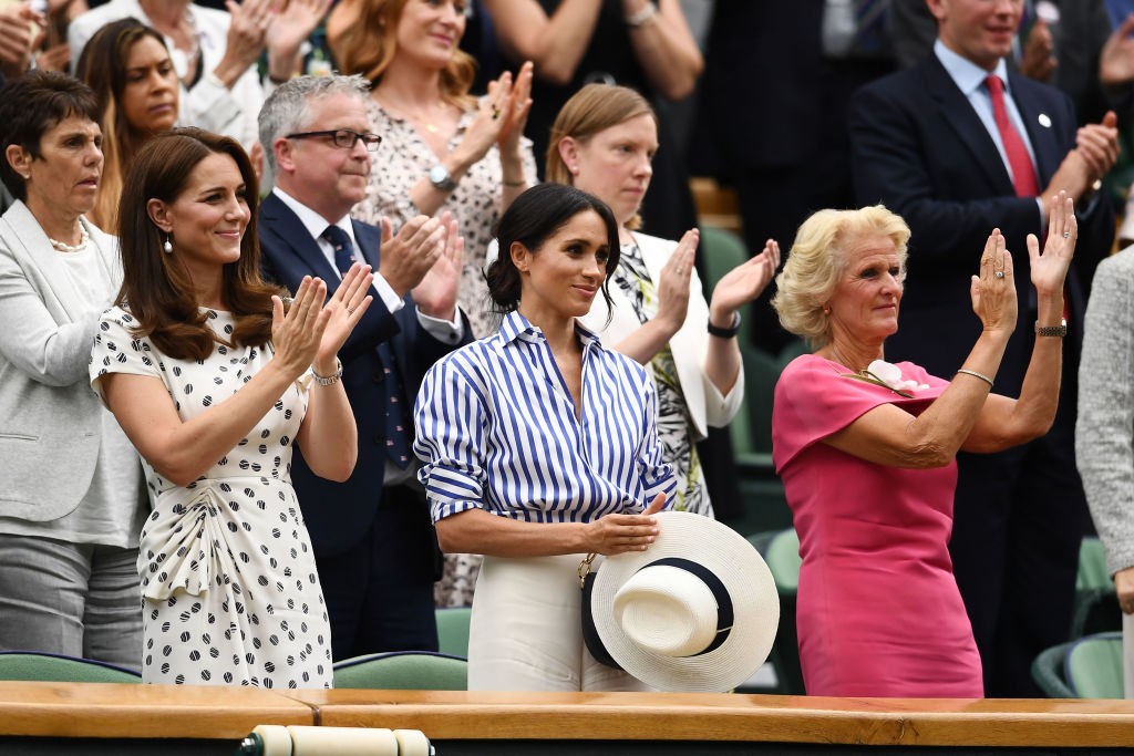 Kate Middleton, Duquesa de Cambridge, Meghan Markle, Duquesa de Sussex, e Gill Brook  (Foto: Getty Images)
