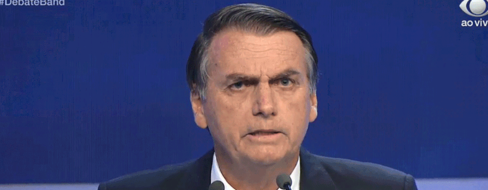 O presidenciável Jair Bolsonaro (PSL) no debate da TV Bandeirantes (Foto: Reprodução/TV Bandeirantes)
