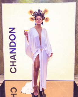 A modelo Raissa Santana brindou com Chandon 