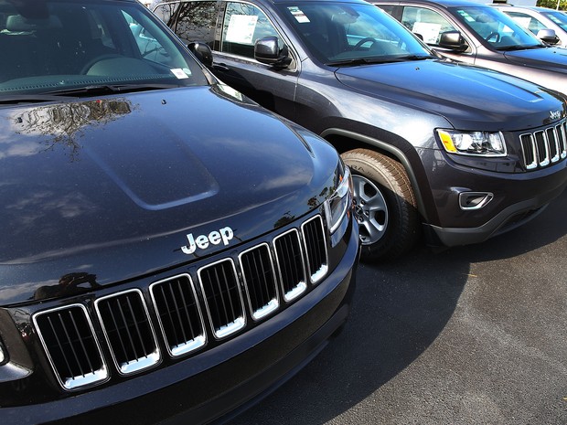 Fiat Chrysler anuncia recall de mais de um milhão de Jeeps Cherokees e Dodge Chargers (Foto: Joe Raedle/Getty Images North America/AFP)