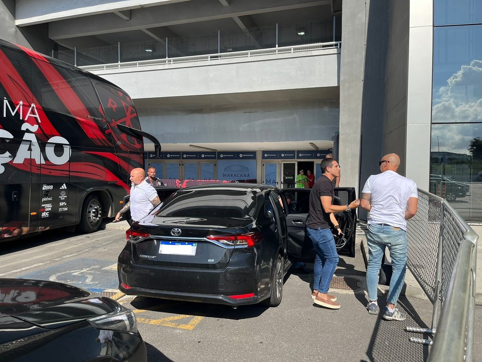 Sampaoli chega ao Maracan&atilde; para Flamengo x Coritiba &mdash; Foto: Thayuan Leiras