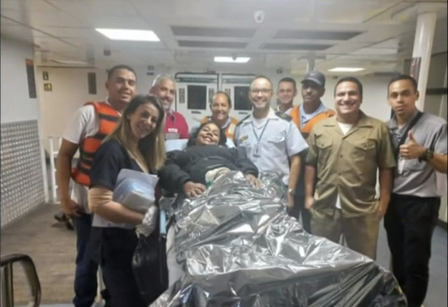 Mulher dá à luz dentro de barca no Rio