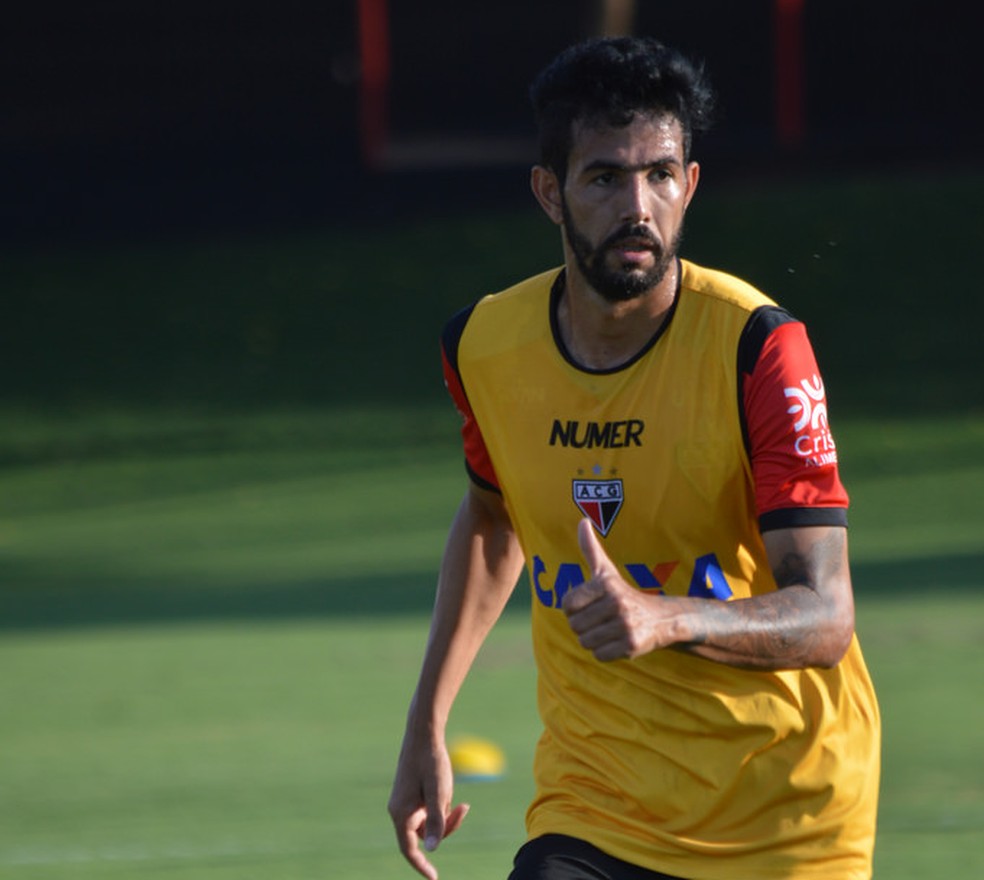 Com retorno de Jonathan, Atlético-GO terá uma mudança ...