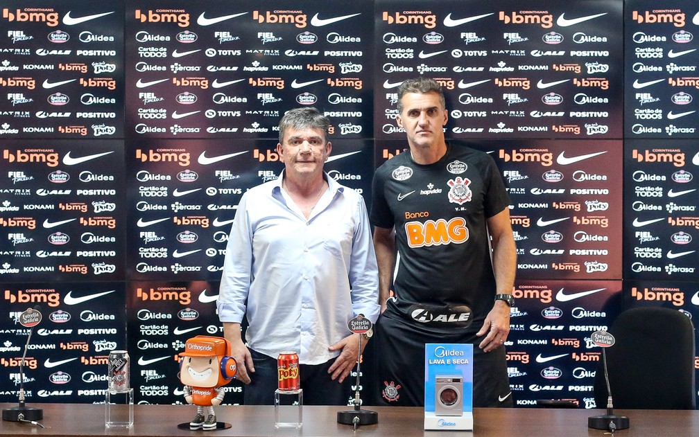 Em dívida com Tiago Nunes e Carille, Corinthians faz contrato sem multa com Mancini
