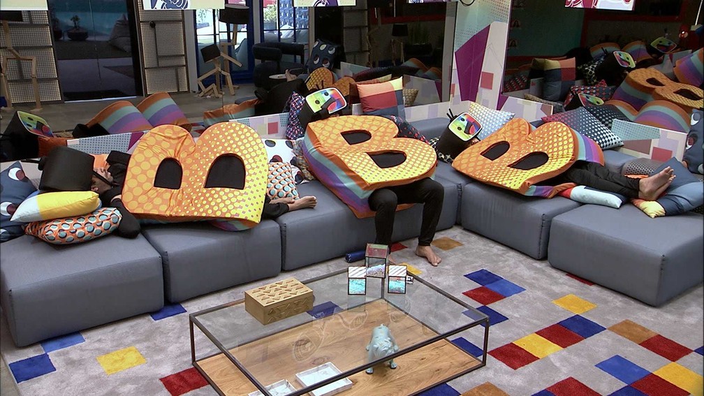 Resumo Bbb21 18 04 Conversas Sobre Paredao E Almoco Do Anjo Agitam A Manha E O Inicio Da Tarde Resumo Gshow