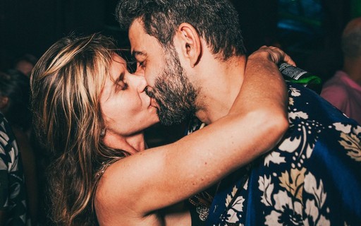 Paula Burlamaqui beija muito no Auê Festival; veja fotos de famosos
