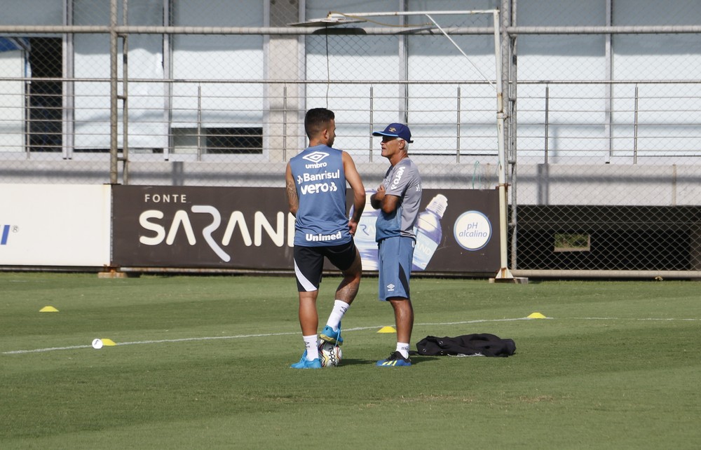 Matheus Henrique revela papo com preparação física, mas se coloca à disposição para o Gre-Nal