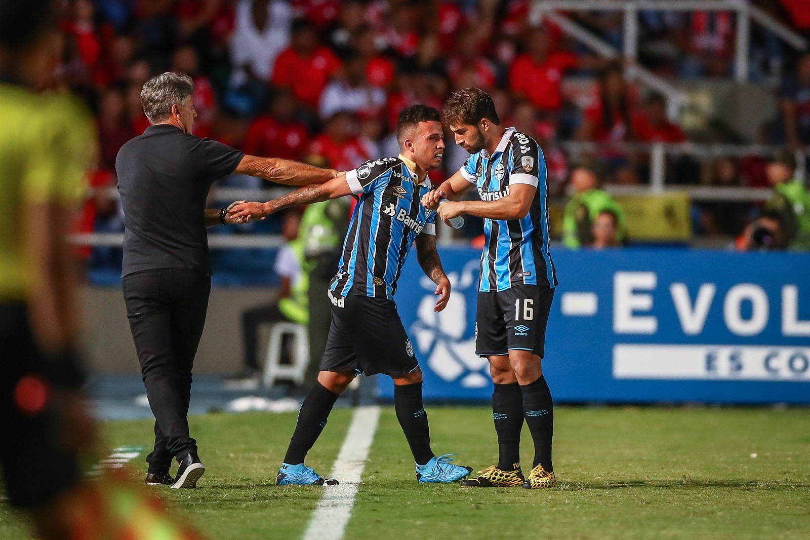 Matheus Henrique vibra com vitória e lembra número 7 de Renato: Fiz jus à camisa