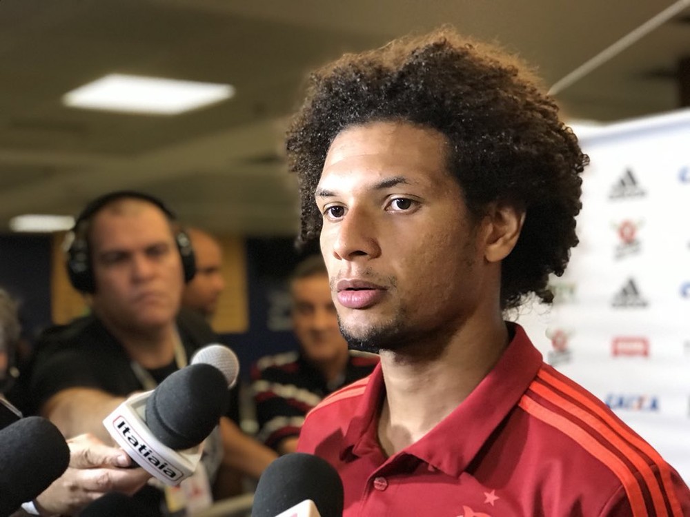 São Paulo aguarda eleição no Flamengo para dar sequência em conversas por Willian Arão