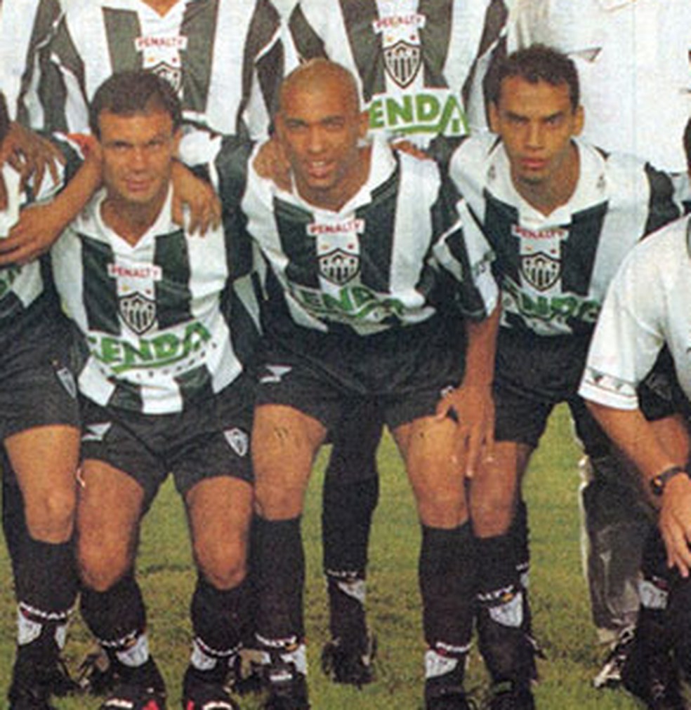 Golpe A Dede Que Virou Ajuda Aos Funcionarios O Exemplo De Uniao Do Elenco Do Atletico Mg Em 1997 Atletico Mg Ge