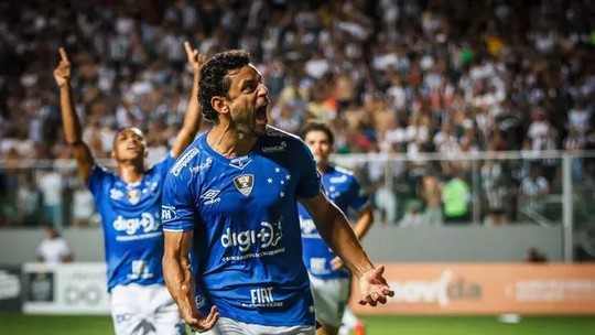 Ex-atacante Fred questiona lista de credores do Cruzeiro na Justiça