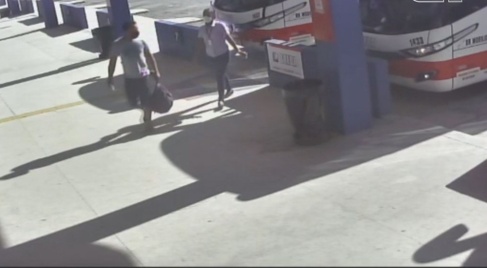 Homem saiu de rodovi&aacute;ria ap&oacute;s n&atilde;o conseguir pegar &ocirc;nibus de volta para casa &mdash; Foto: Reprodu&ccedil;&atilde;o/ Pol&iacute;cia Civil