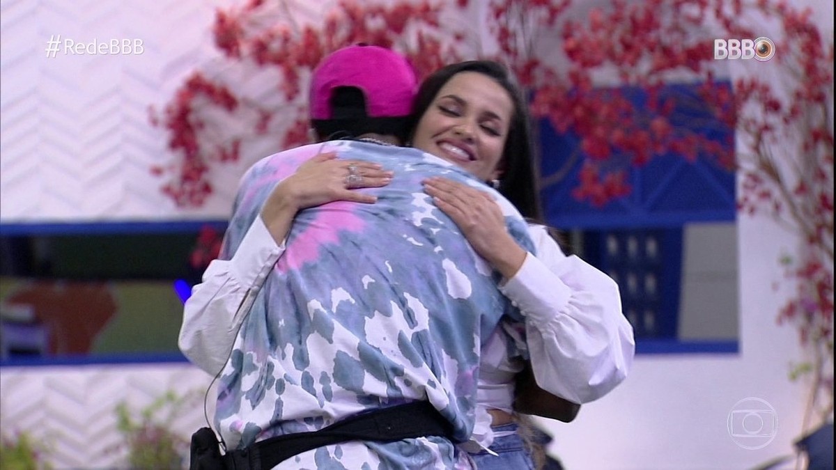 Lucas Penteado diz a Juliette no 'BBB Dia 101': 'Tive que ir embora pra