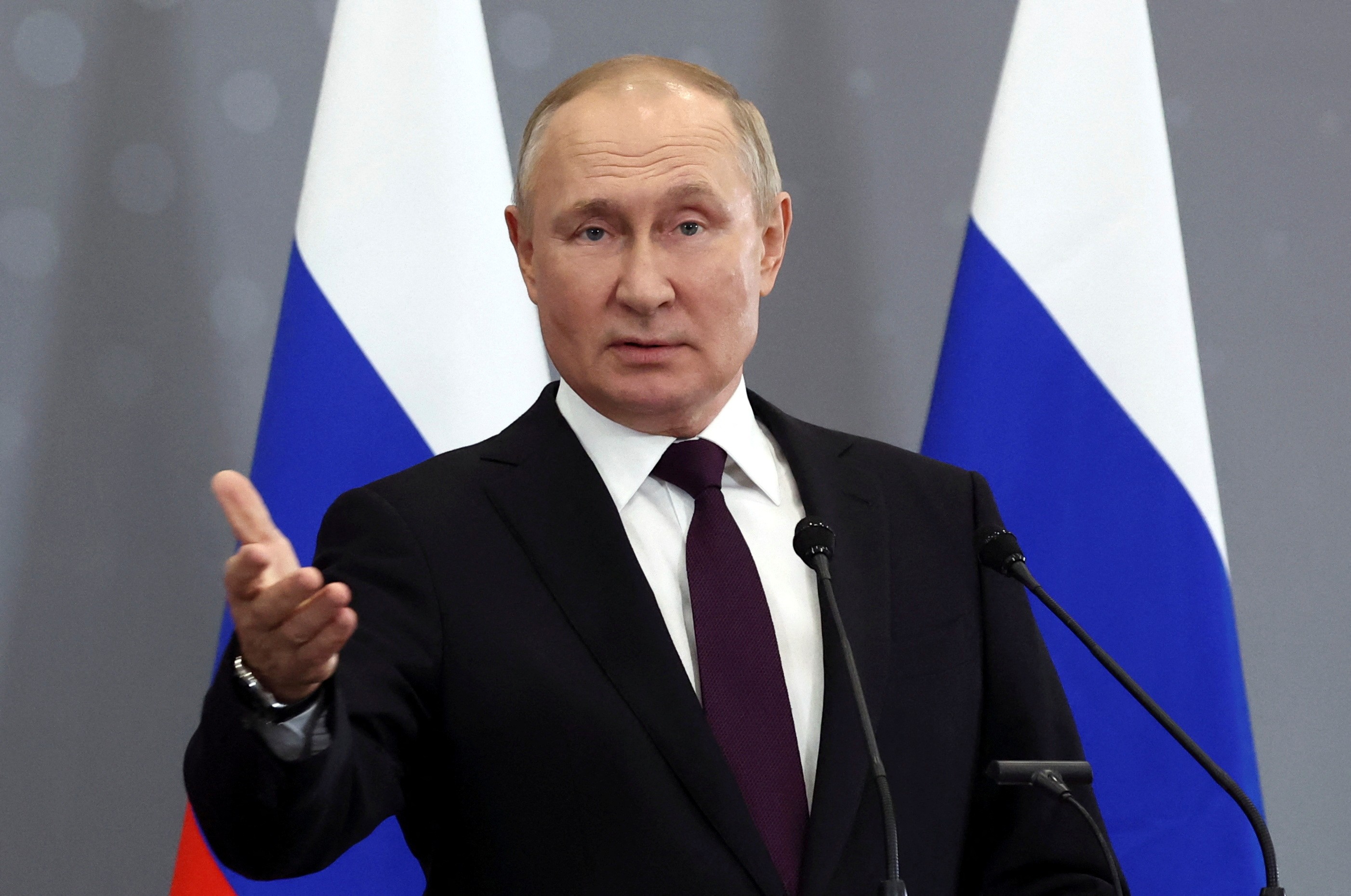 Putin rejeita retirada de tropas e diz que ataques na Ucrânia são 