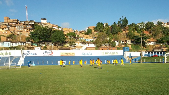 Atletas do CSA participaram de mais um coletivo nesta quarta-feira (Foto: Augusto Oliveira / GloboEsporte.com)