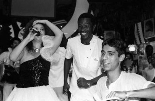 Zeca Pagodinho com Beth Carvalho no show de lançamento de &squot;Suor no rosto", em 1983