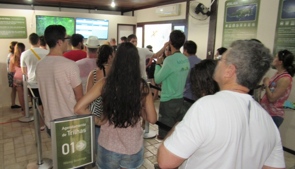 Filas no Centro de Visitantes do ICMBio  â Foto: Ana Clara Marinho/TV Globo