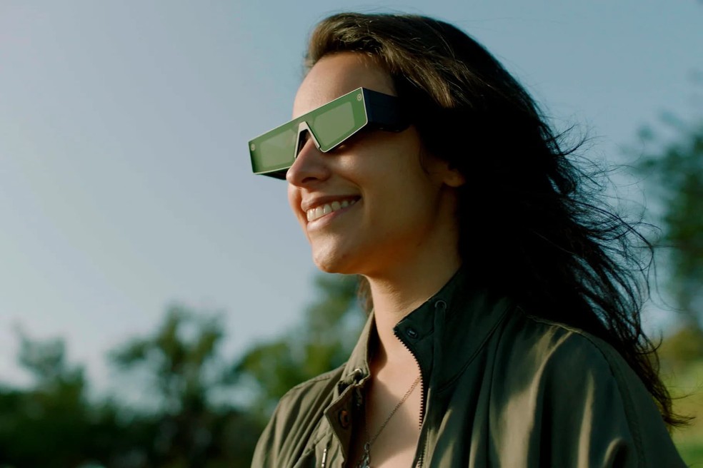 A nova geração dos Spectacles, óculos de realidade virtual da Snap, lançado em 2021. — Foto: Divulgação/Snap