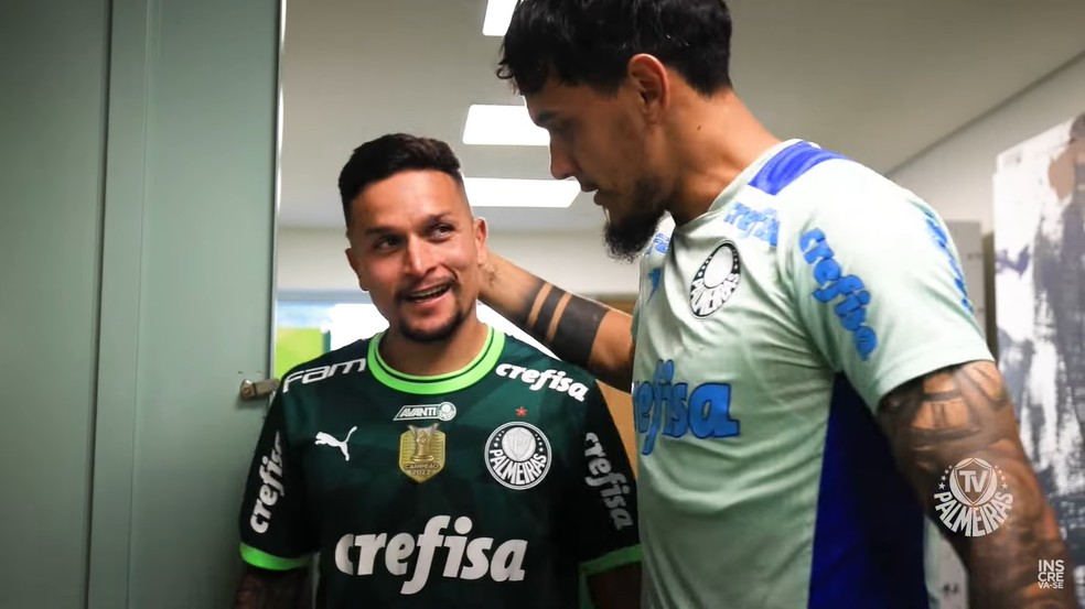 Artur é recepcionado por Gustavo Gómez em retorno ao Palmeiras — Foto: Reprodução/TV Palmeiras