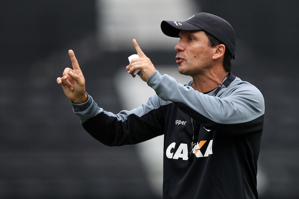 Zé Ricardo é o atual comandante do Botafogo — Foto: Vitor Silva/SSPress/Botafogo