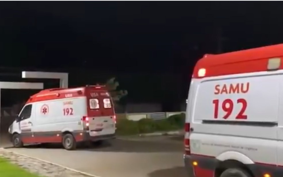 Baleados foram socorridos para o hospital da região, mas bebê não resistiu aos ferimentos — Foto: Reprodução TV Sudoeste