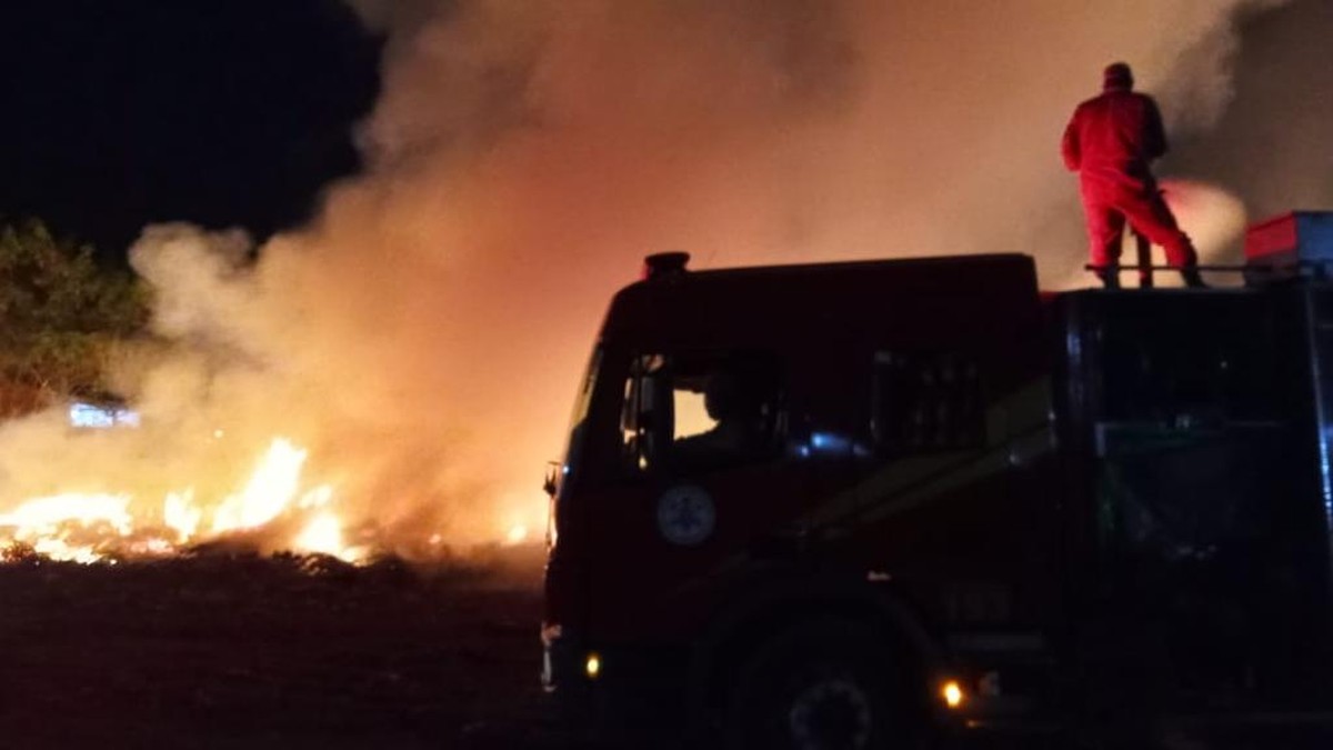 Incêndio de grandes proporções destrói vegetação próxima a posto de combustíveis em MT - Vimarsana News