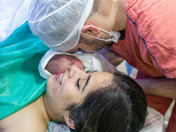 Nasce primeiro filho de Jonas Esticado e Bruna Hazin (Foto: Reprodução/Instagram)