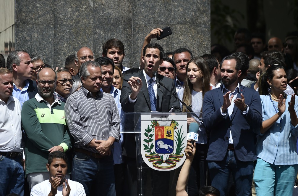 Juan Guaidó durante discurso em Caracas  — Foto: Luis Robayo/AFP