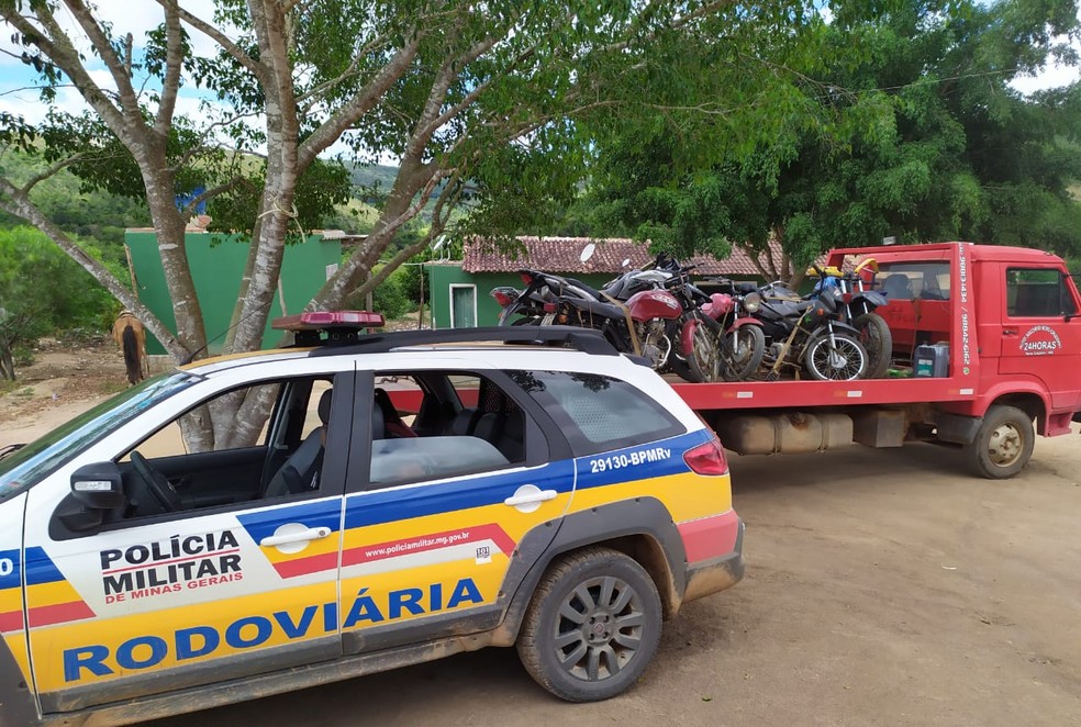 Polícia desarticula desmanche clandestino de veículos — Foto: Polícia Militar Rodoviária/Divulgação