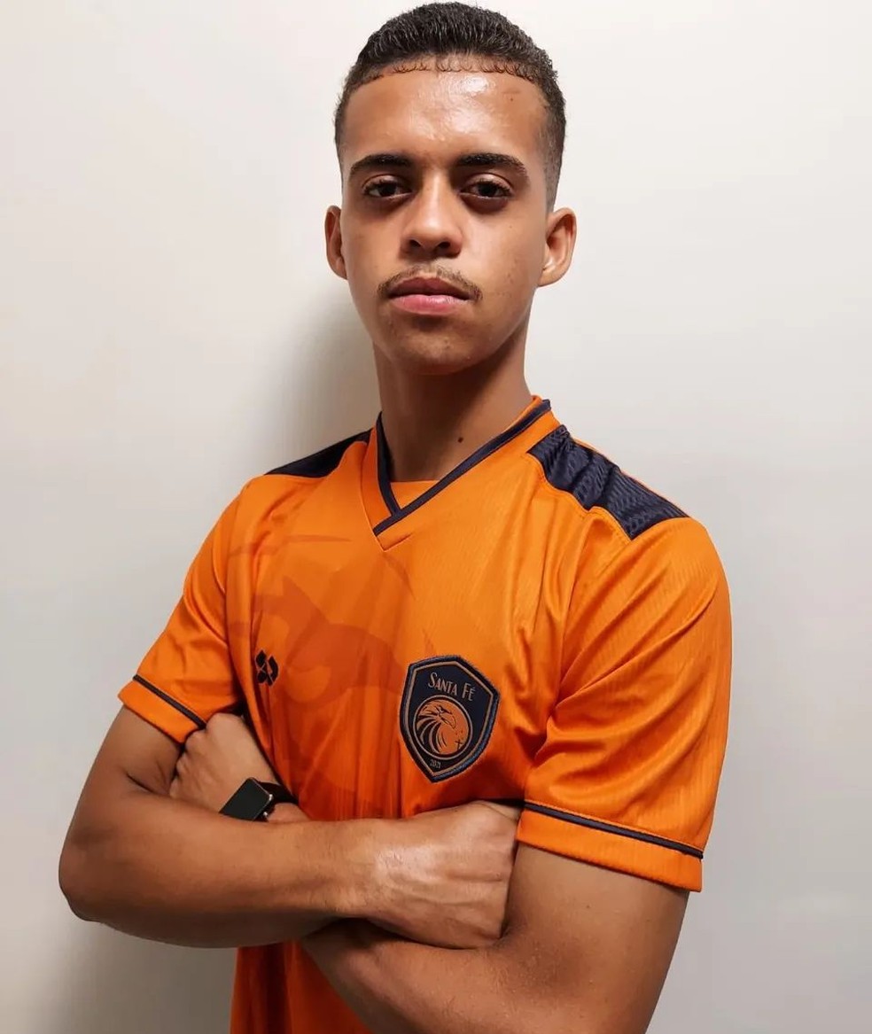 João Vitor tinha 18 anos e havia sido contratado pelo Santa Fé de Pernambuco há pouco menos de um mês — Foto: Reprodução/Instagram