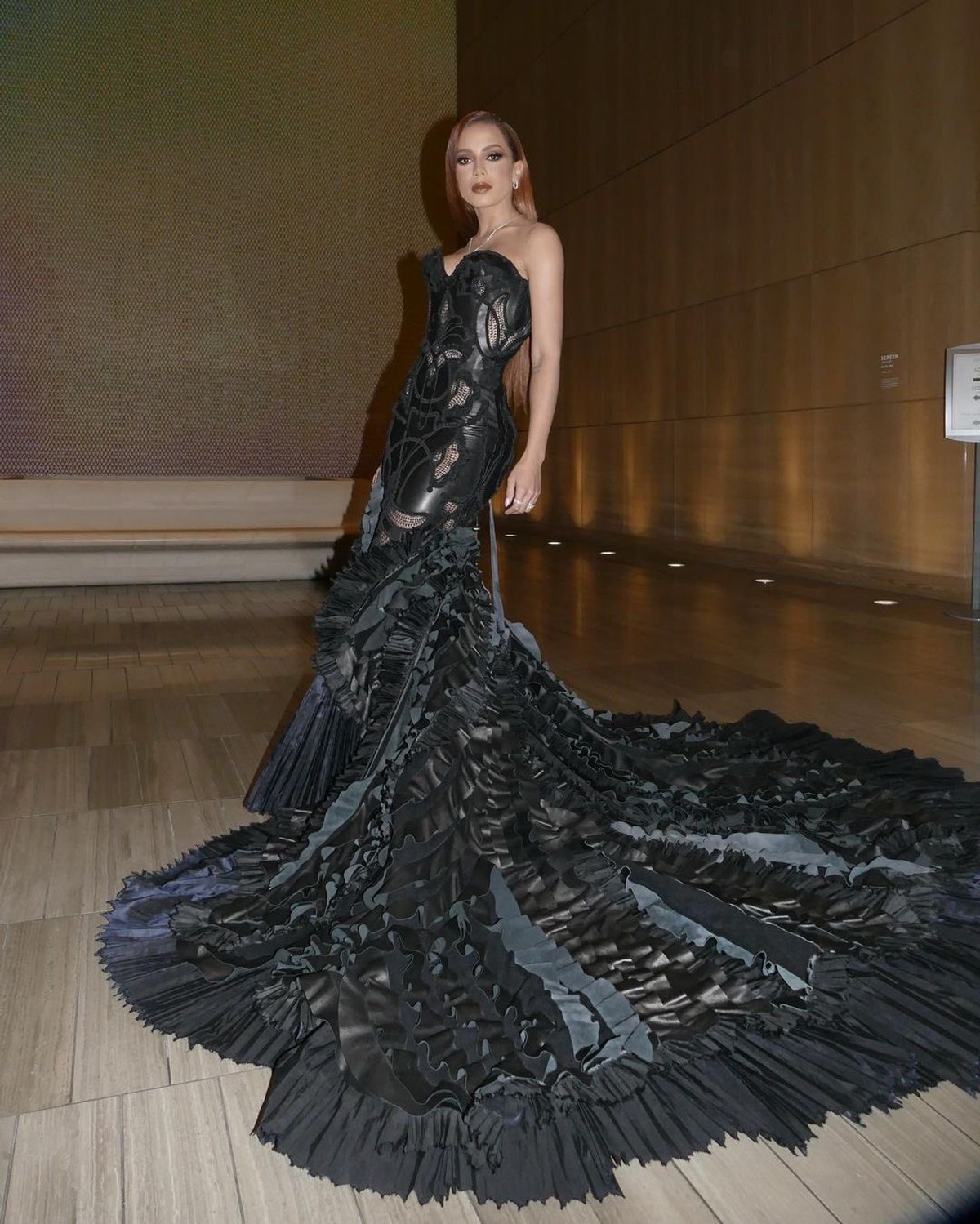 Anitta arrasa no look para o Grammy Awards 2023 Moda & Beleza gshow