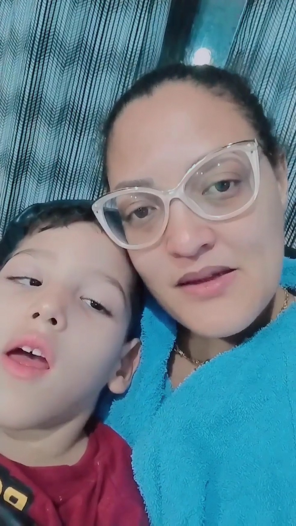 Rosyneide Almeida e o filho Cauã de quatro anos  — Foto: Arquivo pessoal