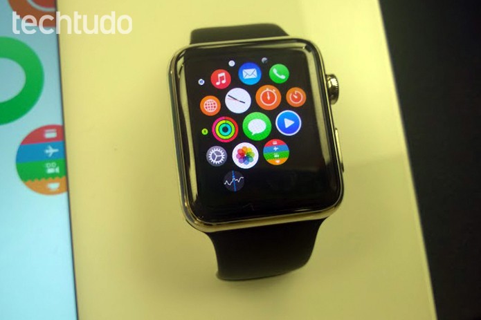 Tela inicial do Apple Watch tem ?cones arredondados (Foto: Elson de Souza/TechTudo)