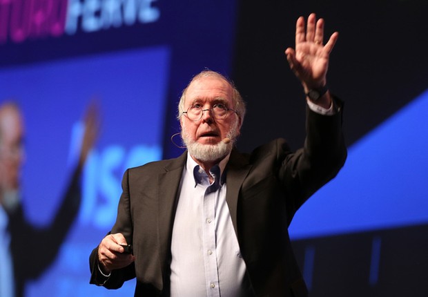 Kevin Kelly , guro de tecnologia e cofundador da Wired durante palestra no HSM 2017 (Foto: Openspace)