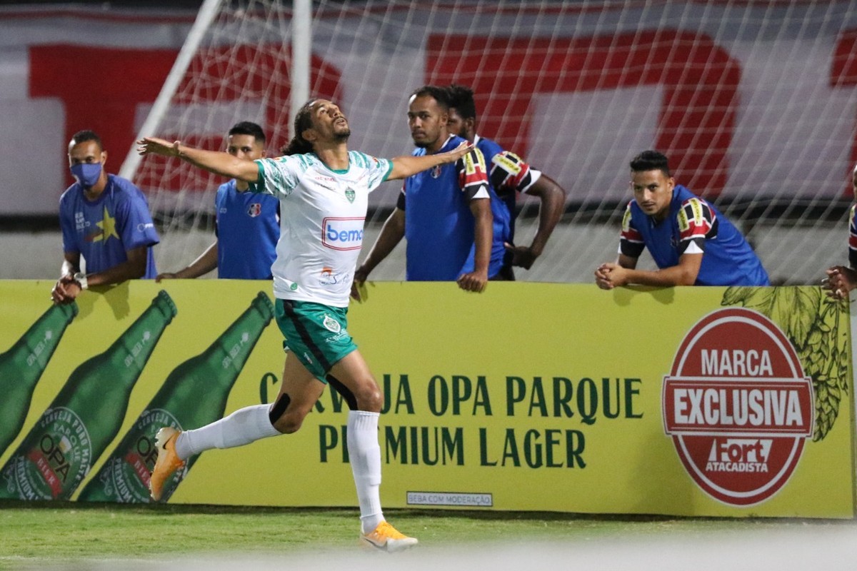 Hamilton chega à artilharia da Série C e celebra primeira ...
