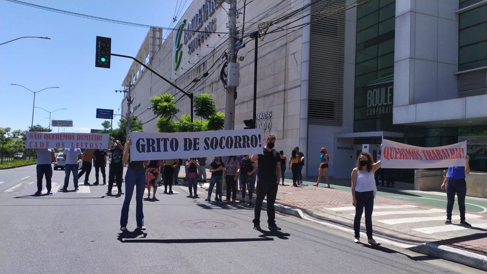 Comerciantes fazem manifestação para reabertura do comércio em BH na manhã desta sexta — Foto: Redes Sociais