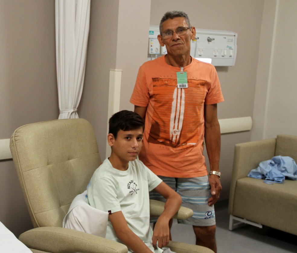 Pai de Renan acompanhava o filho durante tratamento de hemodiálise pelo menos três vezes por semana — Foto: Dani Fechine/G1