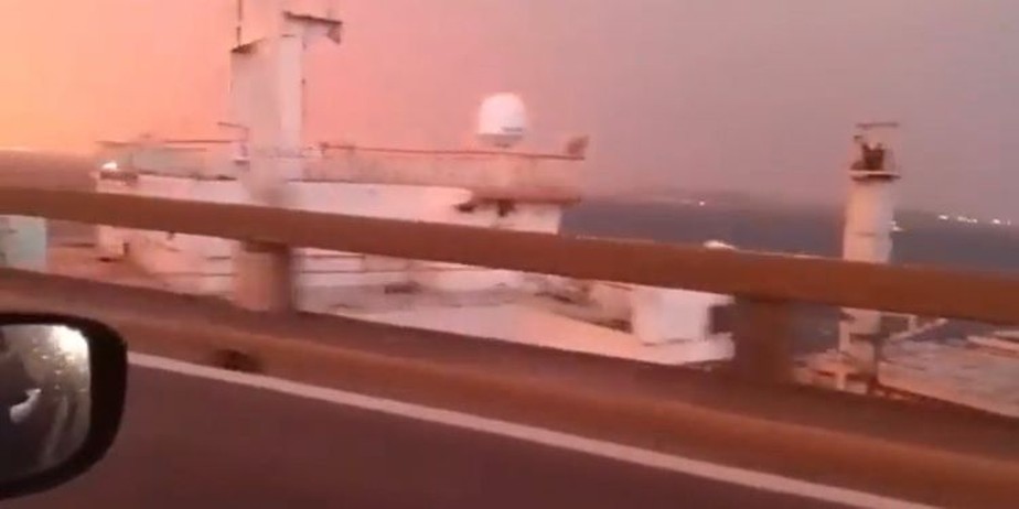 Motorista grava momento em que navio colide com a Ponte Rio-Niterói