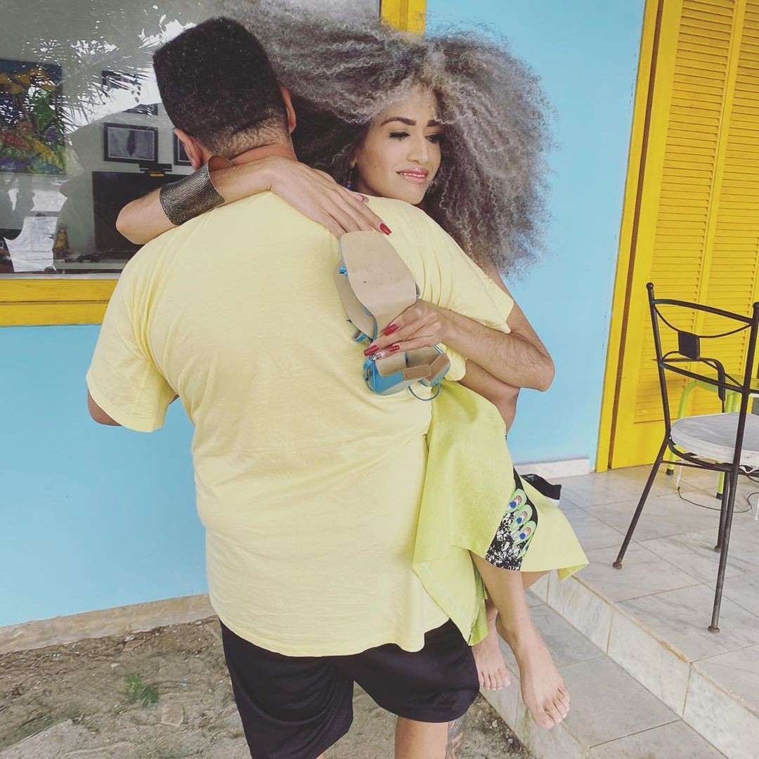 Tatiane Melo se declara a Babu Santana (Foto: Reprodução / Instagram)