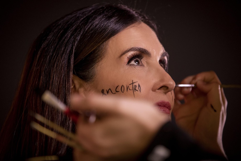 F&aacute;tima Bernardes celebra uma d&eacute;cada &agrave; frente do &lsquo;Encontro&rsquo; com programa especial &mdash; Foto: Globo/Jo&atilde;o Cotta