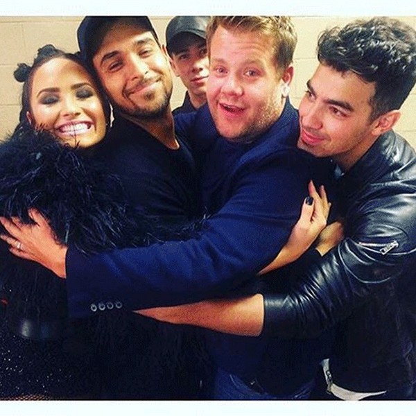 Demi Lovato, Wilmer Valderrama, James Corden, Joe Jonas e Nick Jonas (Foto: Instagram)