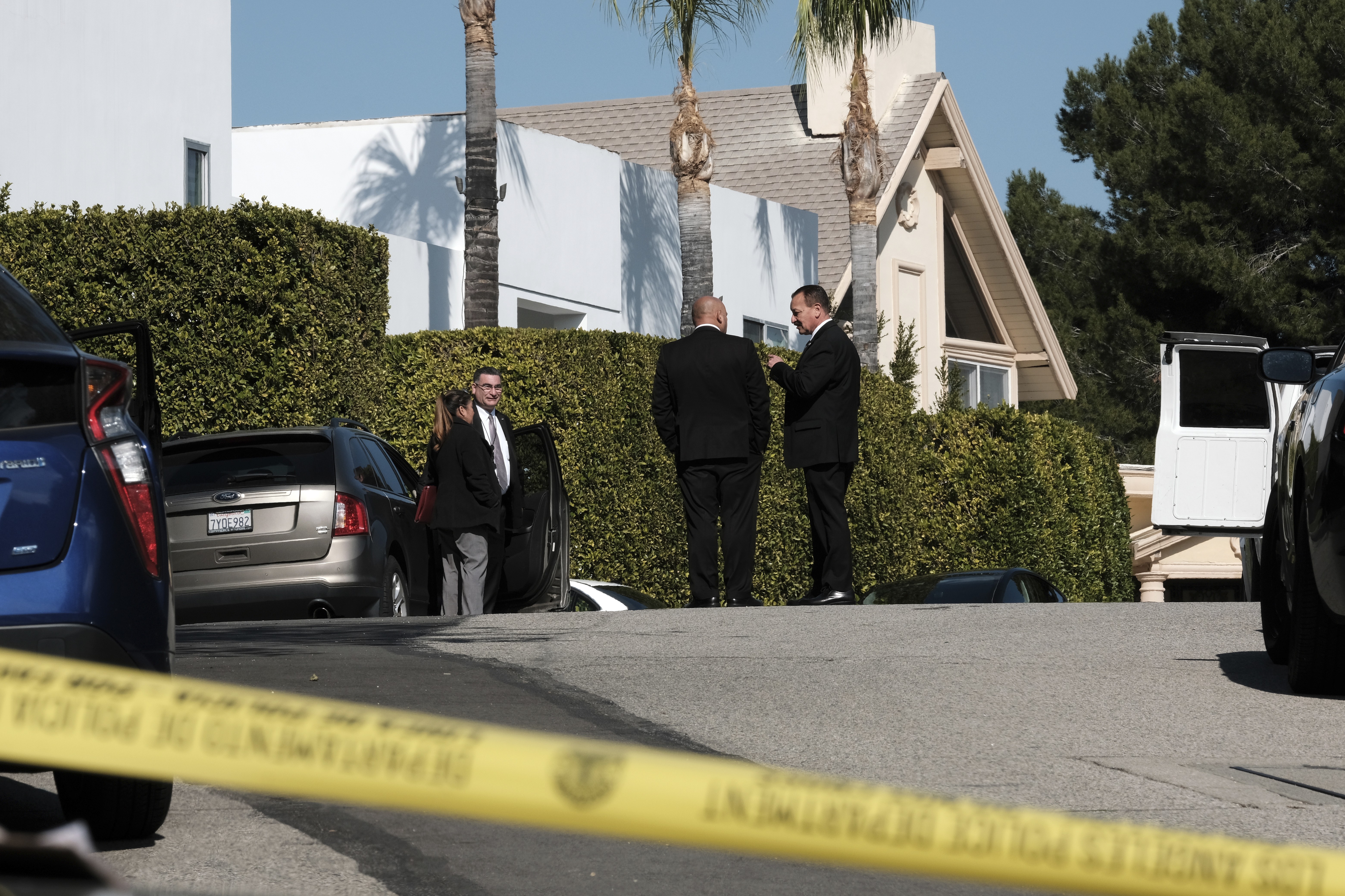 Tiroteio deixa 3 mortos em bairro luxuoso perto de Beverly Hills