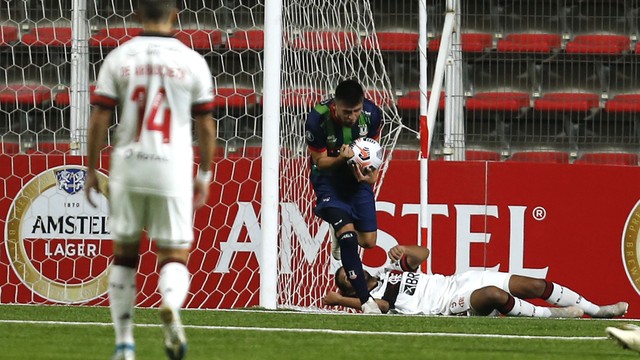 Unión La Calera comemora gol contra o Flamengo pela Libertadores